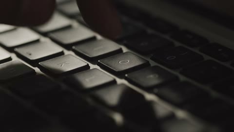 Beat 4: Laptop screen