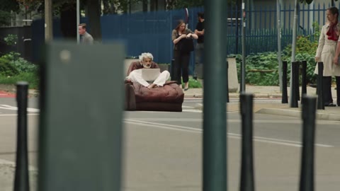 Beat 7: Chair on road