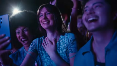 Beat 6: Friends laughing