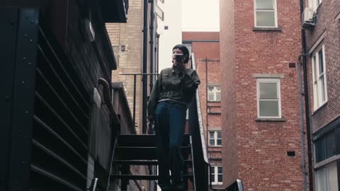 Beat 19: Phone to mouth