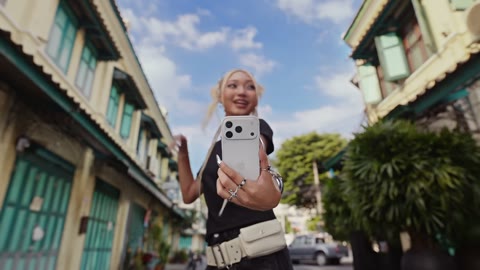 Beat 1: Street selfie