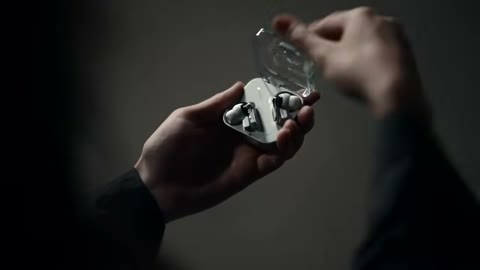 Beat 3: Case in hands