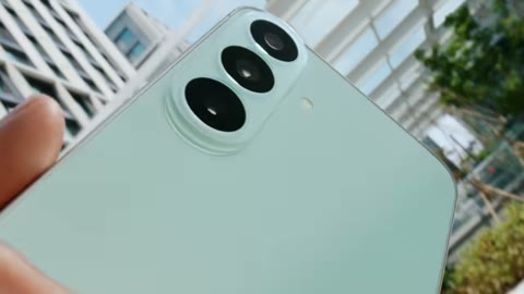Beat 5: Phone in the city