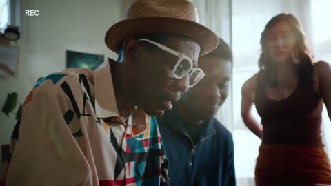Beat 18: Playing with glasses