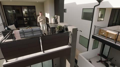 Beat 17: Solar balcony
