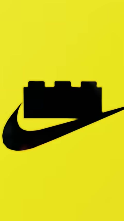 Beat 1: Logo flash