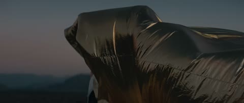 Beat 5: Wrapped car, close