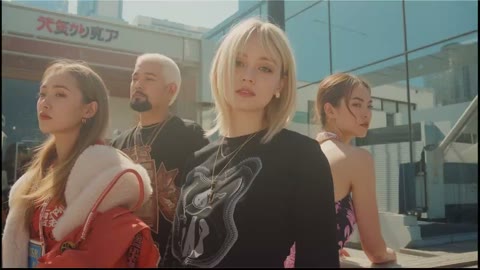 Beat 19: Street group and neon