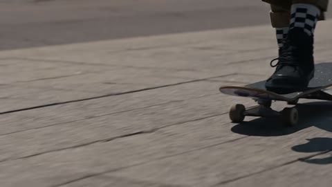 Beat 12: Skater in the city