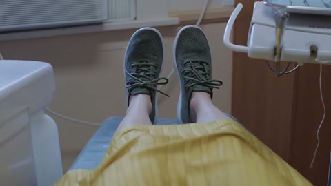 Beat 1: Shoes in chair