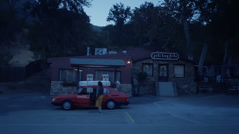 Beat 8: Diner at dusk