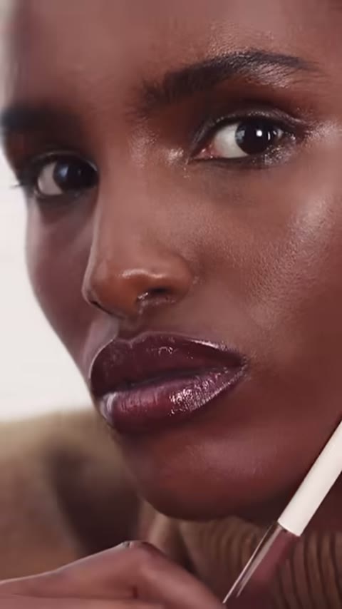 Beat 22: Glossy portrait
