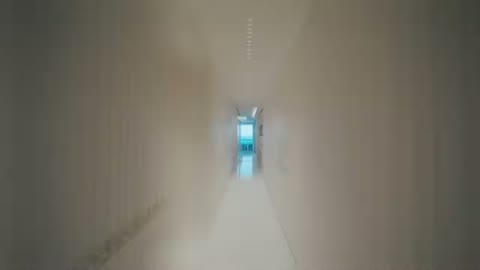 Beat 11: Sofa corridor