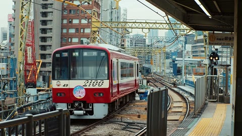 Beat 8: Red train, Tokyo