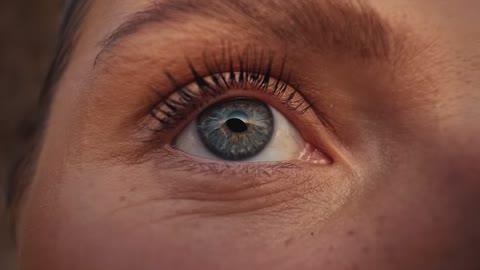 Beat 13: Eye close-up