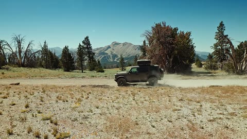 Beat 26: Bronco on dust road