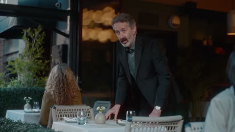 Beat 2: Waiter sets table