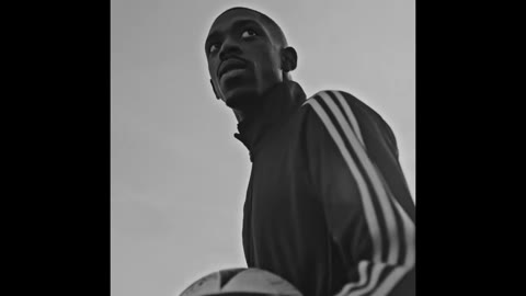 Beat 4: Messi and players in the dark
