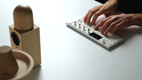 Beat 5: Desk playing