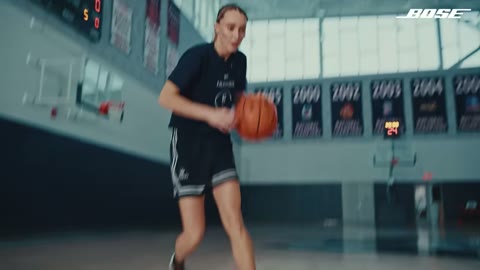 Beat 7: Azzi puts in bud
