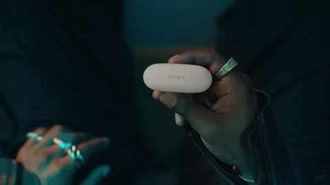 Beat 2: Hand and case