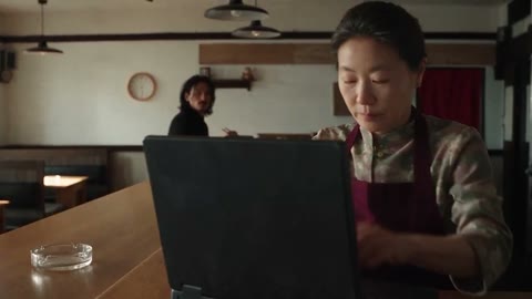 Beat 4: Laptop opens