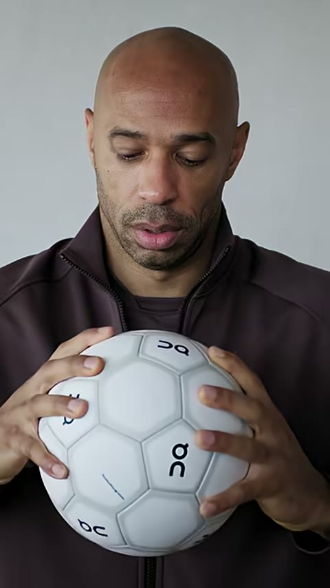 Beat 6: Two-hand grip