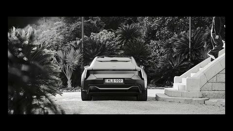 Beat 24: Rear on the drive