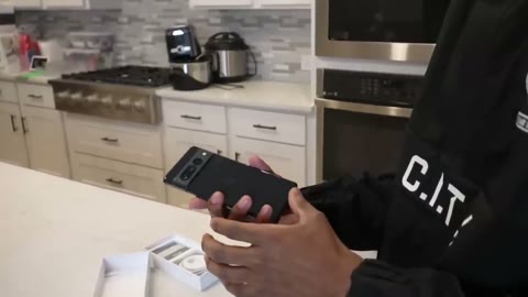 Beat 8: Twin takes the phone