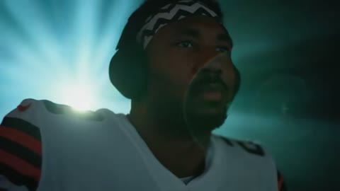 Beat 12: Game and earbuds