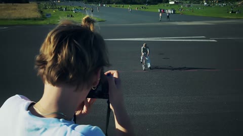 Beat 10: Photographer
