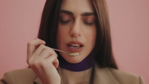 Beat 10: Crema spoon