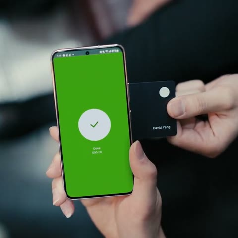 Beat 15: Customer reaches for card