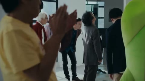 Beat 18: Clapping crowd