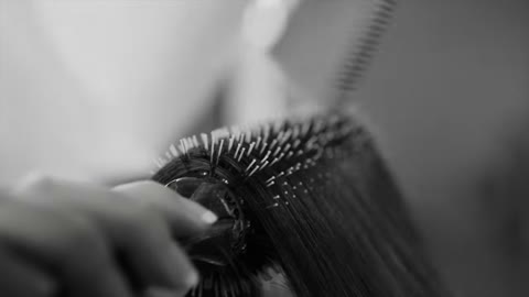 Beat 5: Dryer and round brush