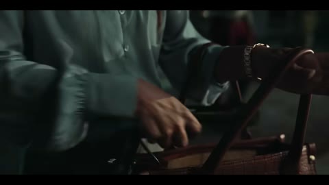 Beat 2: Handbag and mic