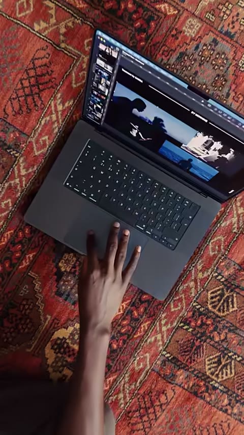 Beat 11: Hand on laptop