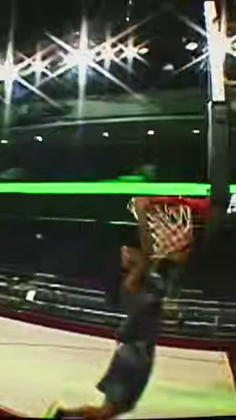 Beat 17: Green hoop and dunk
