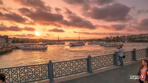 Beat 4: Golden Horn crowd