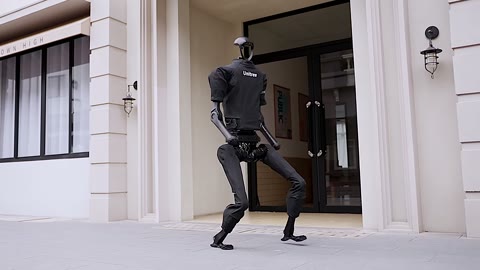 Beat 4: Full robot rises