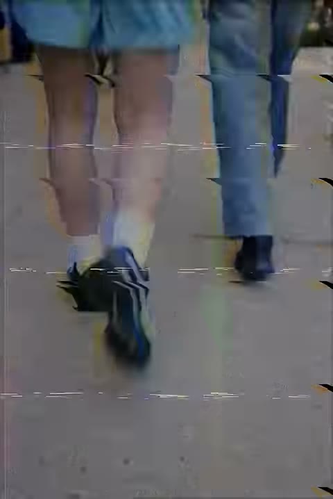 Beat 4: Crowd feet