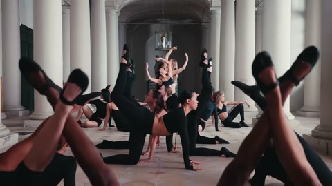 Beat 2: Floor troupe