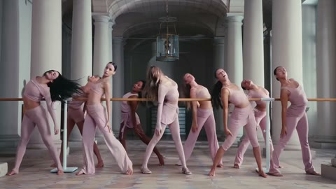 Beat 10: Close-ups at the barre