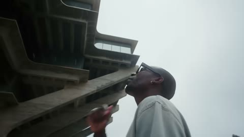 Beat 27: Looking up