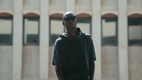 Beat 31: Wearer standing