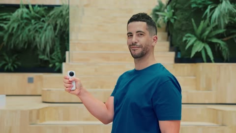 Beat 5: Presenter holds it