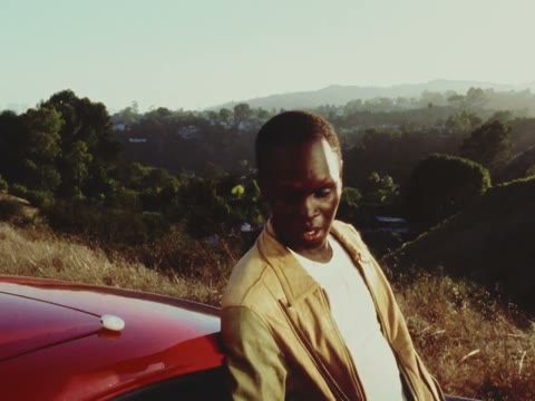 Beat 4: Red car