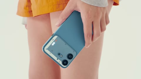 Beat 7: Phone at thigh