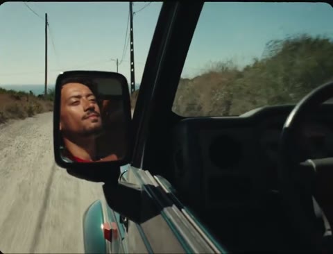 Beat 7: Driver in mirror