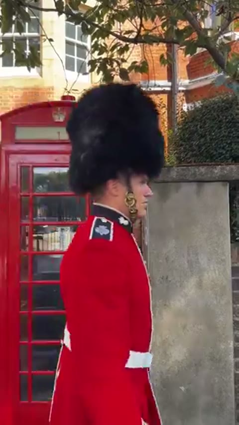 Beat 1: Phone box